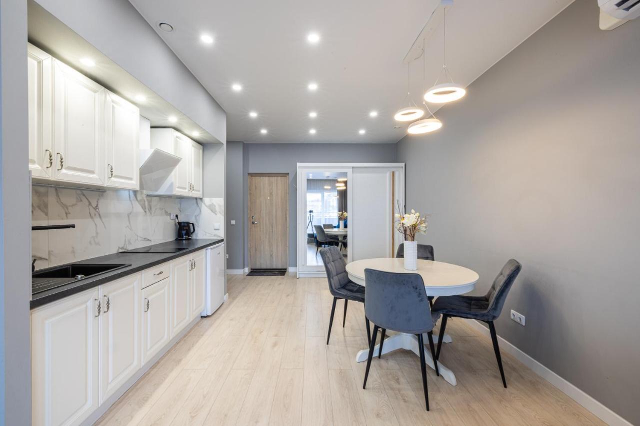 Dharma Stay Apartamentai Su Terasa Ir Vaizdu I Miesta Telšiai Eksteriør billede